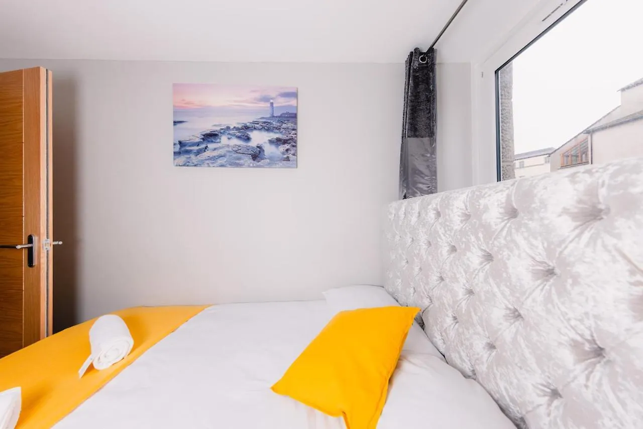 Superb Luxury Quality Central Apartment On Canal Edinburgh United Kingdom