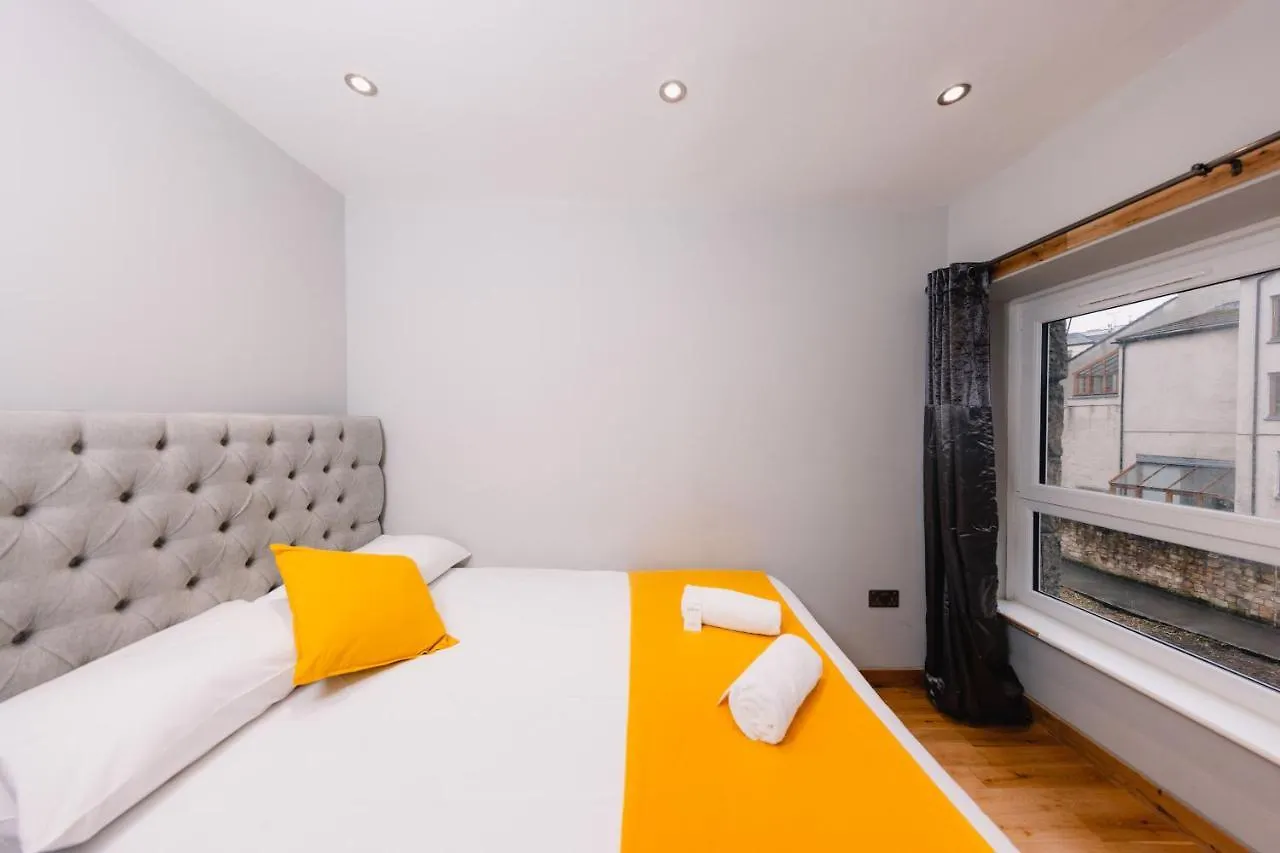 Superb Luxury Quality Central Apartment On Canal Edinburgh United Kingdom