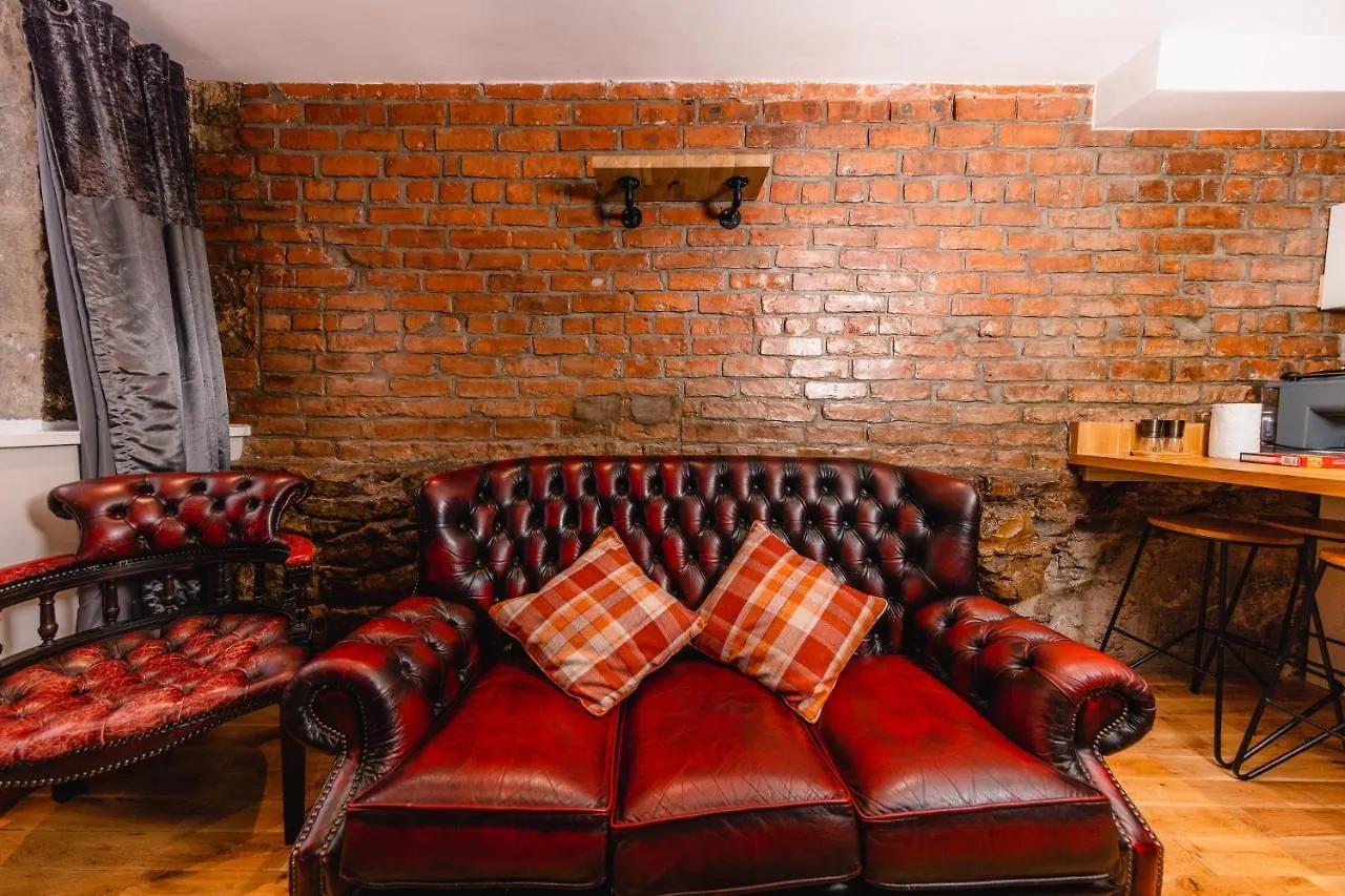 Superb Luxury Quality Central Apartment On Canal Edinburgh