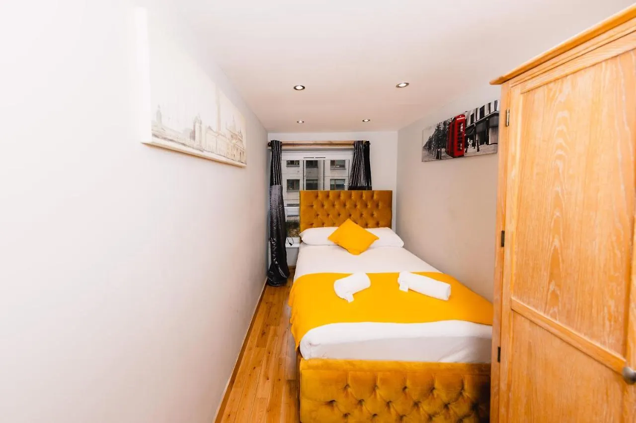 Superb Luxury Quality Central Apartment On Canal Edinburgh