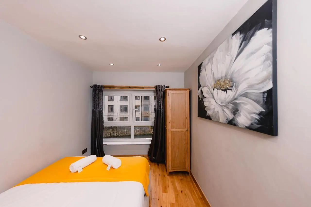 Superb Luxury Quality Central Apartment On Canal 爱丁堡 0*,  英国