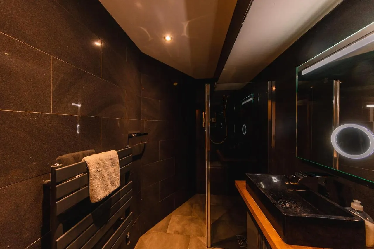 Superb Luxury Quality Central Apartment On Canal 爱丁堡